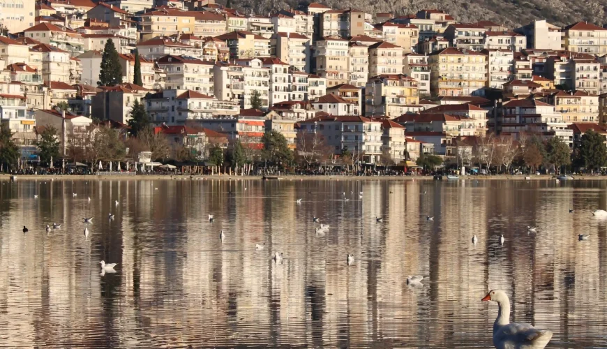 Welcome to Kastoria: Discover the Beauty of Greece’s Hidden Gem!